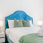 Accor Stadium Luxury - 3 Bed 2 Baths, Sleeps 6, Pool, Parking If Available- No Parties