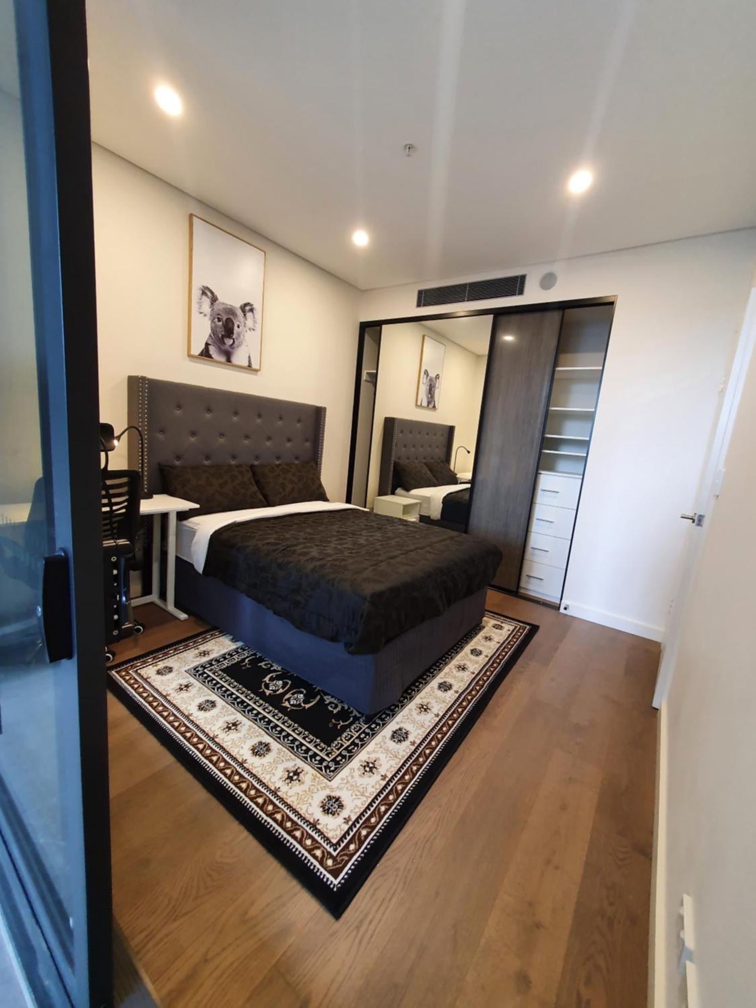 Accor Stadium Luxury - 3 Bed 2 Baths, Sleeps 6, Pool, Parking If Available- No Parties * Sydney