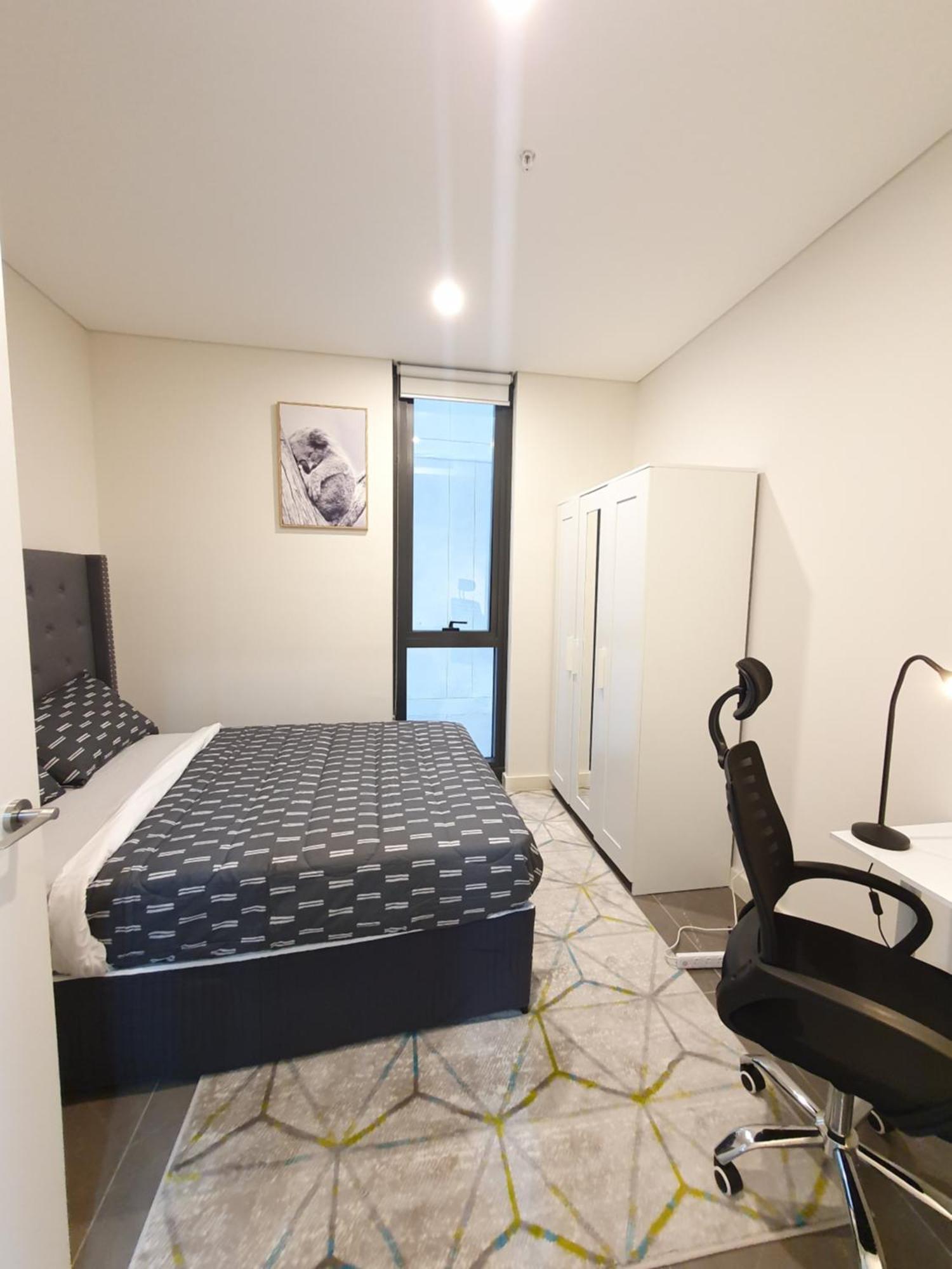 Apartment Accor Stadium Luxury - 3 Bed 2 Baths, Sleeps 6, Pool, Parking If Available- No Parties