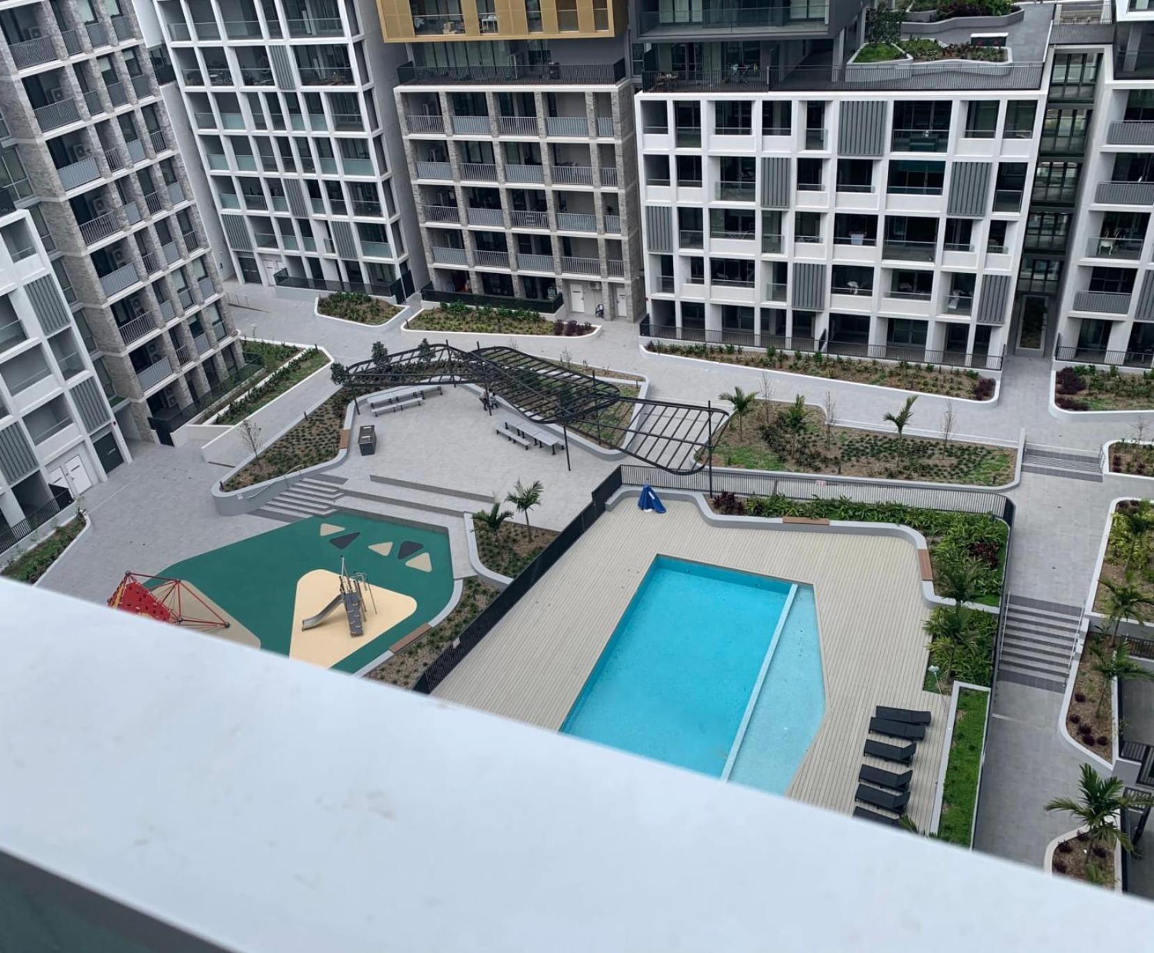 Accor Stadium Luxury - 3 Bed 2 Baths, Sleeps 6, Pool, Parking If Available- No Parties Apartment